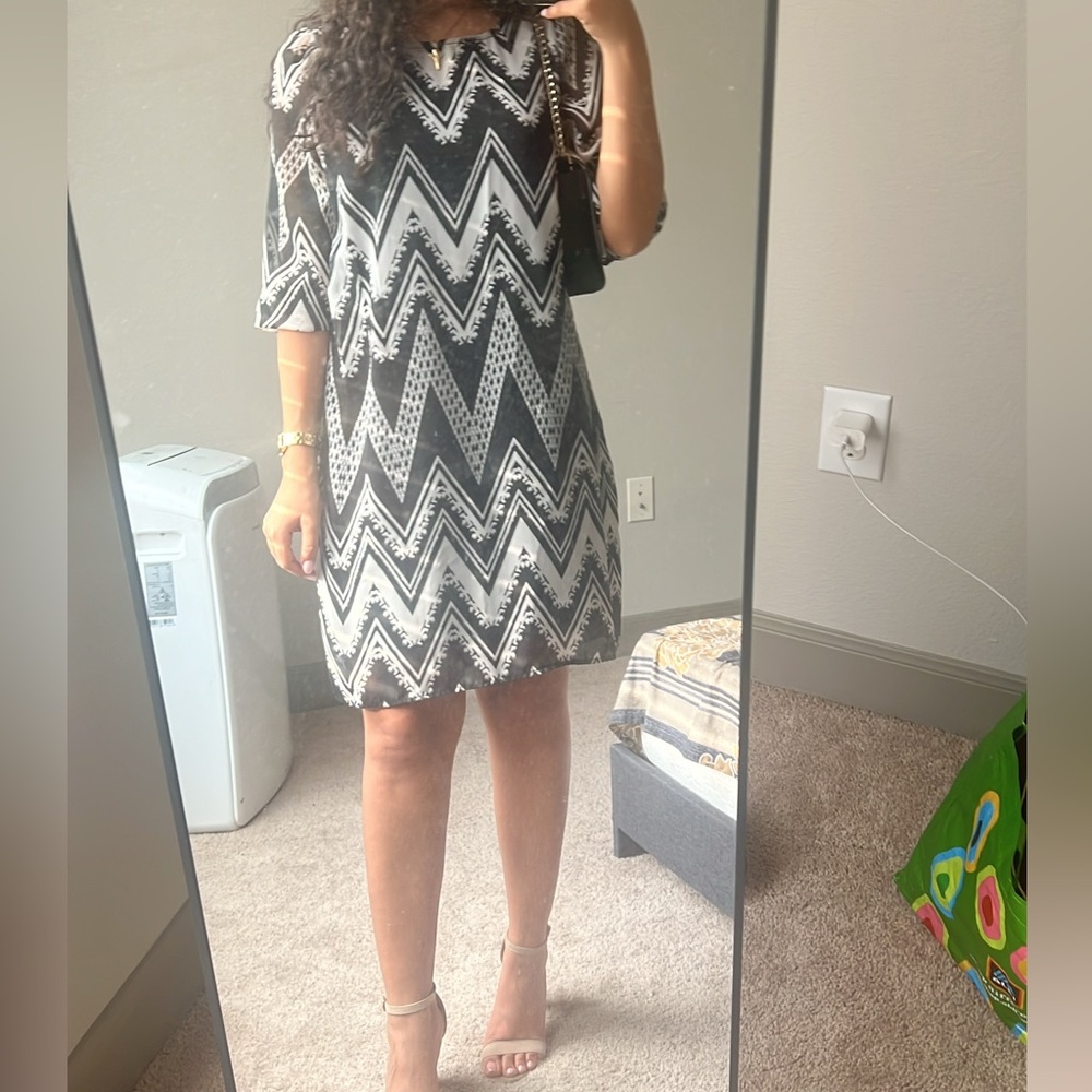 Stylish Monochrome Zigzag Midi Dress